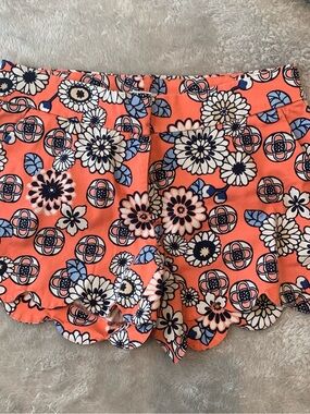 crown & ivy Coral Floral Scalloped High-Rise Shorts